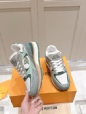 wholesale quality men's louis vuitton run way sneakers model no. 814
